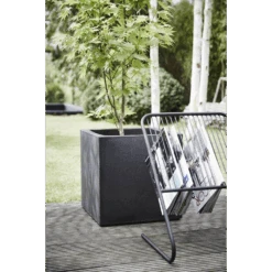 Capi Plantenbak Vierkant Lux Terrazo - L40 X B40 X H40cm - Zwart 5 Capi Plantenbak Vierkant Lux Terrazo - L40 X B40 X H40cm - Zwart -Elho Verkoop capi plantenbak vierkant lux terrazo l40 x b40 x h40cm zwart plantenbak 7
